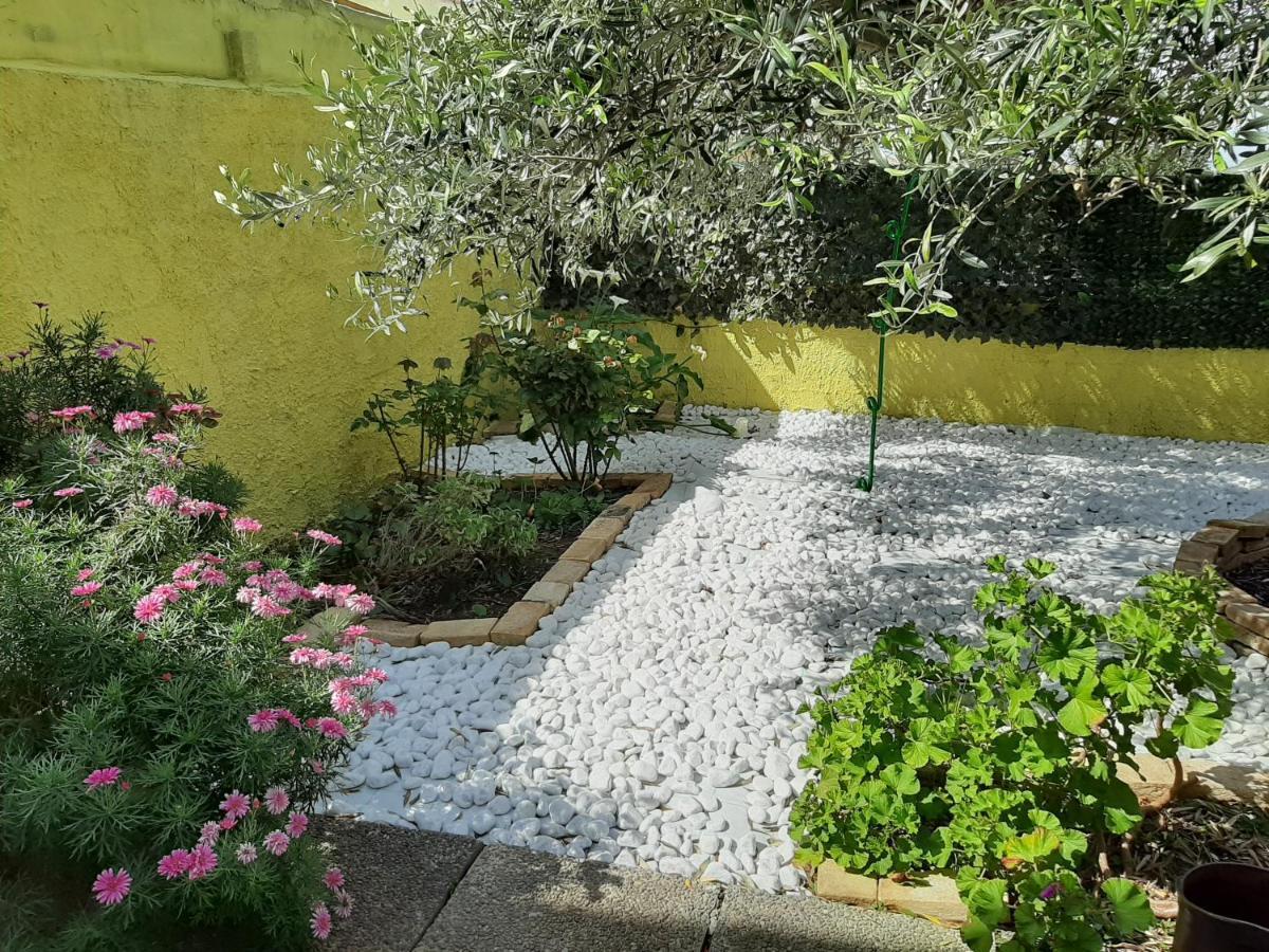 Artistika Golden Apartment Capitana Exterior foto